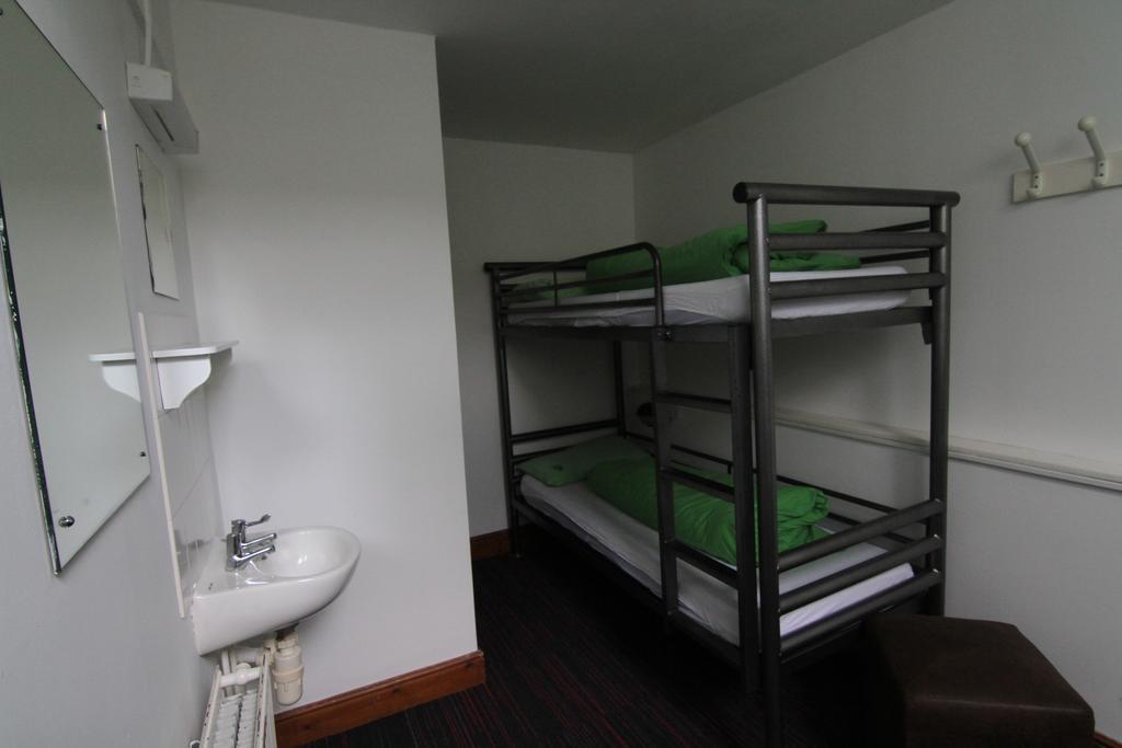 Yha Medway Hostel Gillingham  Bagian luar foto