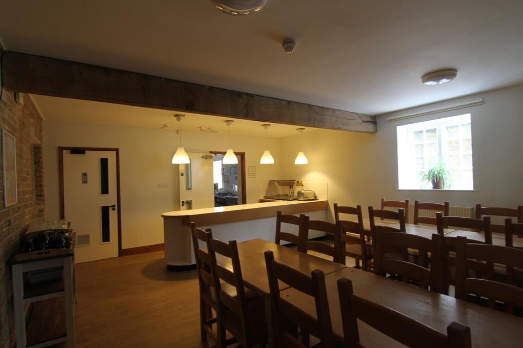 Yha Medway Hostel Gillingham  Bagian luar foto