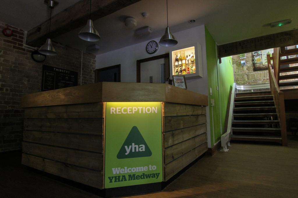 Yha Medway Hostel Gillingham  Bagian luar foto