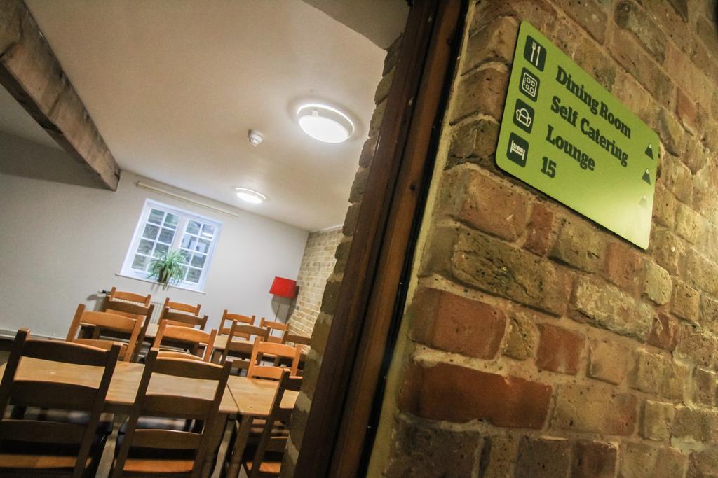 Yha Medway Hostel Gillingham  Bagian luar foto