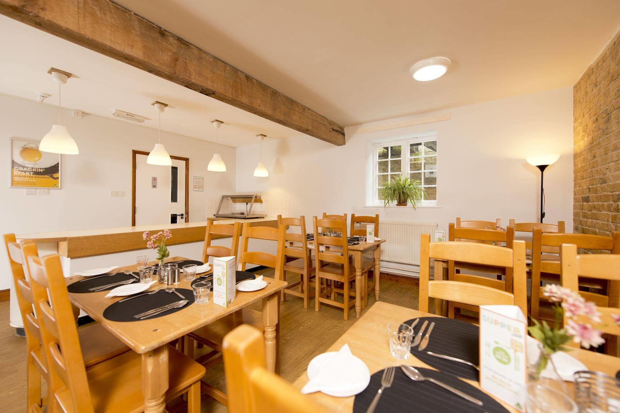 Yha Medway Hostel Gillingham  Bagian luar foto