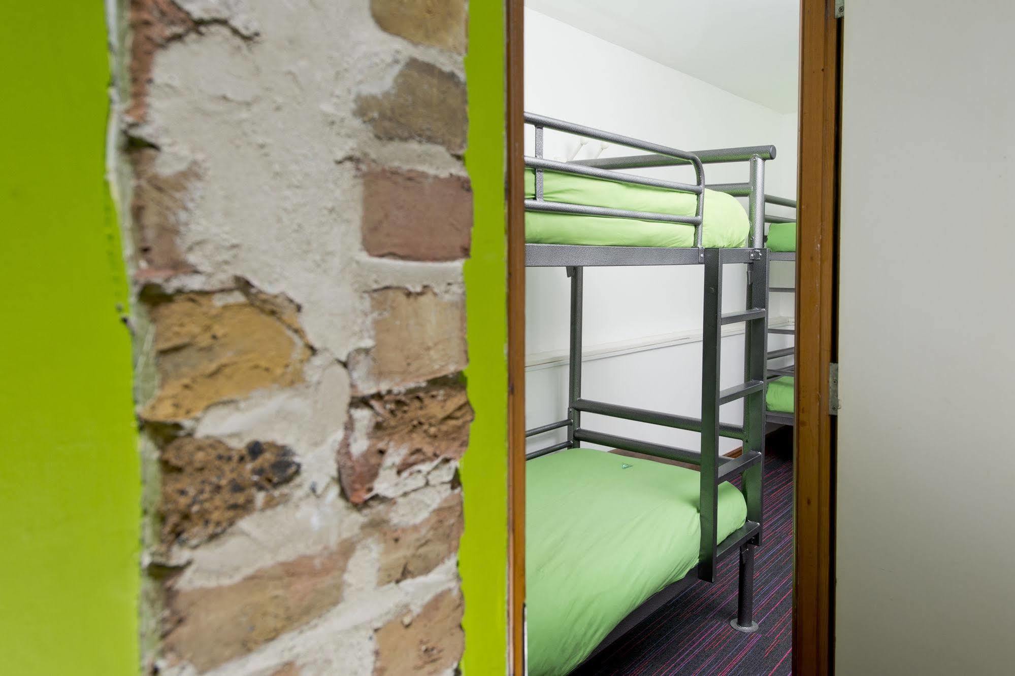 Yha Medway Hostel Gillingham  Bagian luar foto