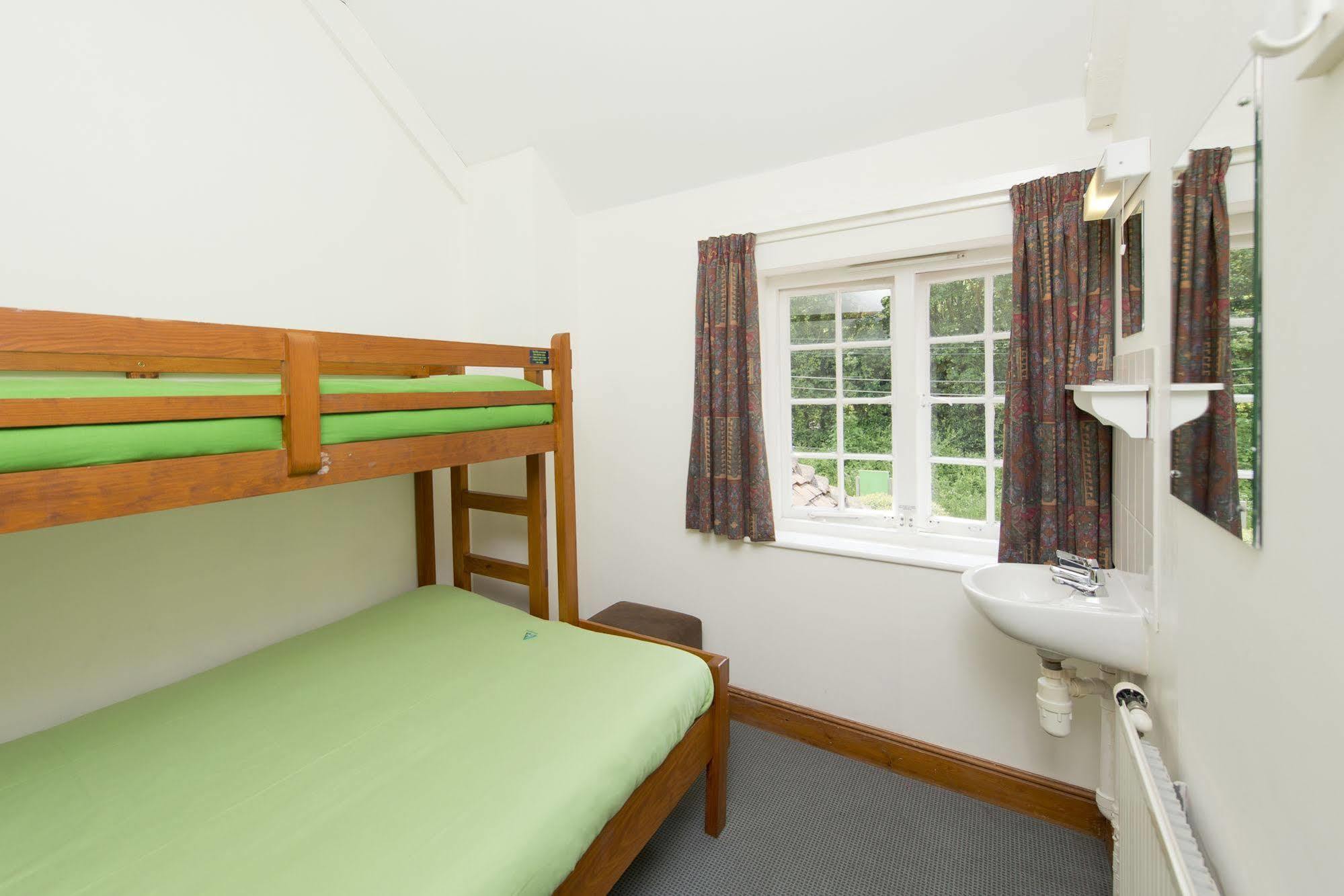 Yha Medway Hostel Gillingham  Bagian luar foto