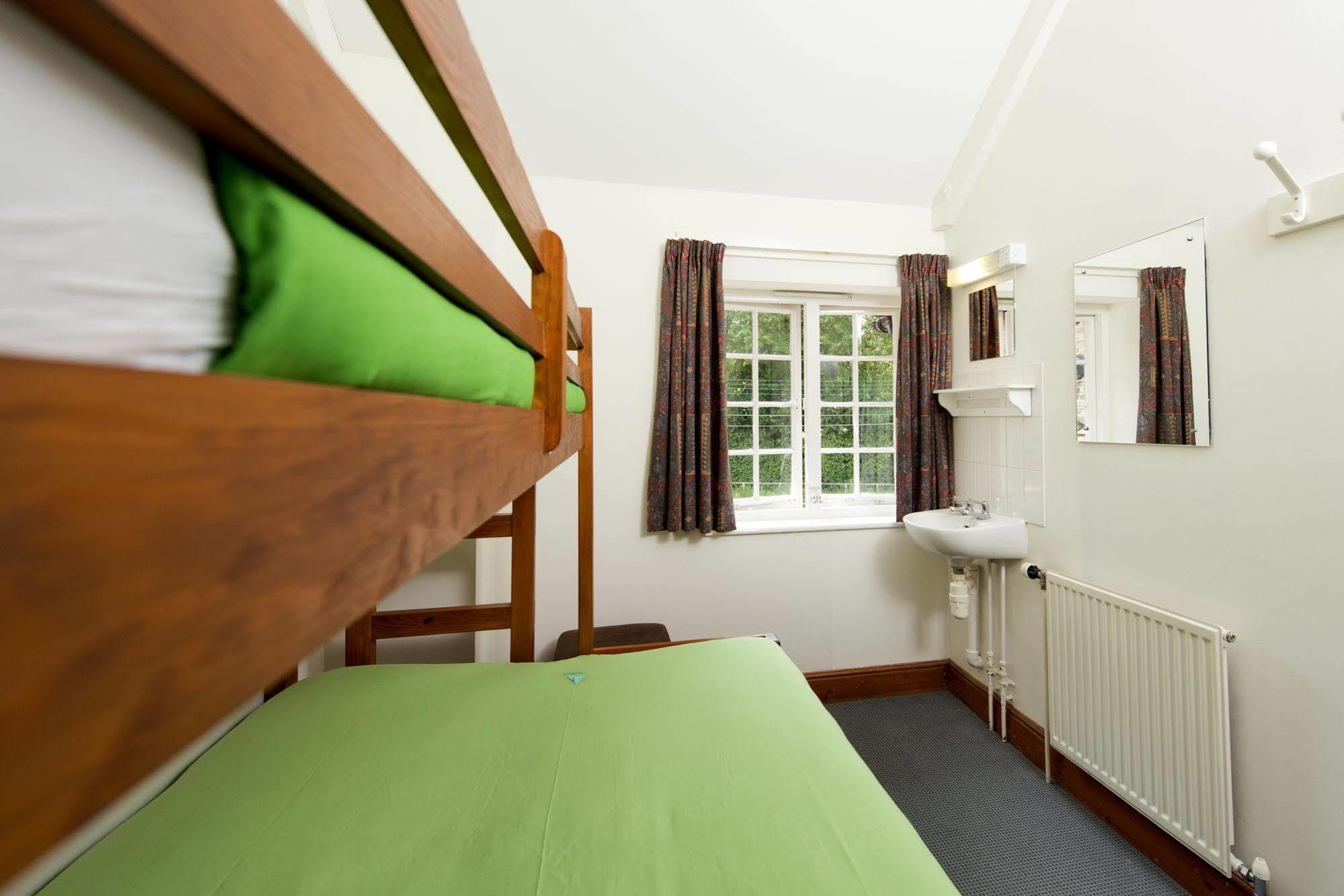 Yha Medway Hostel Gillingham  Bagian luar foto