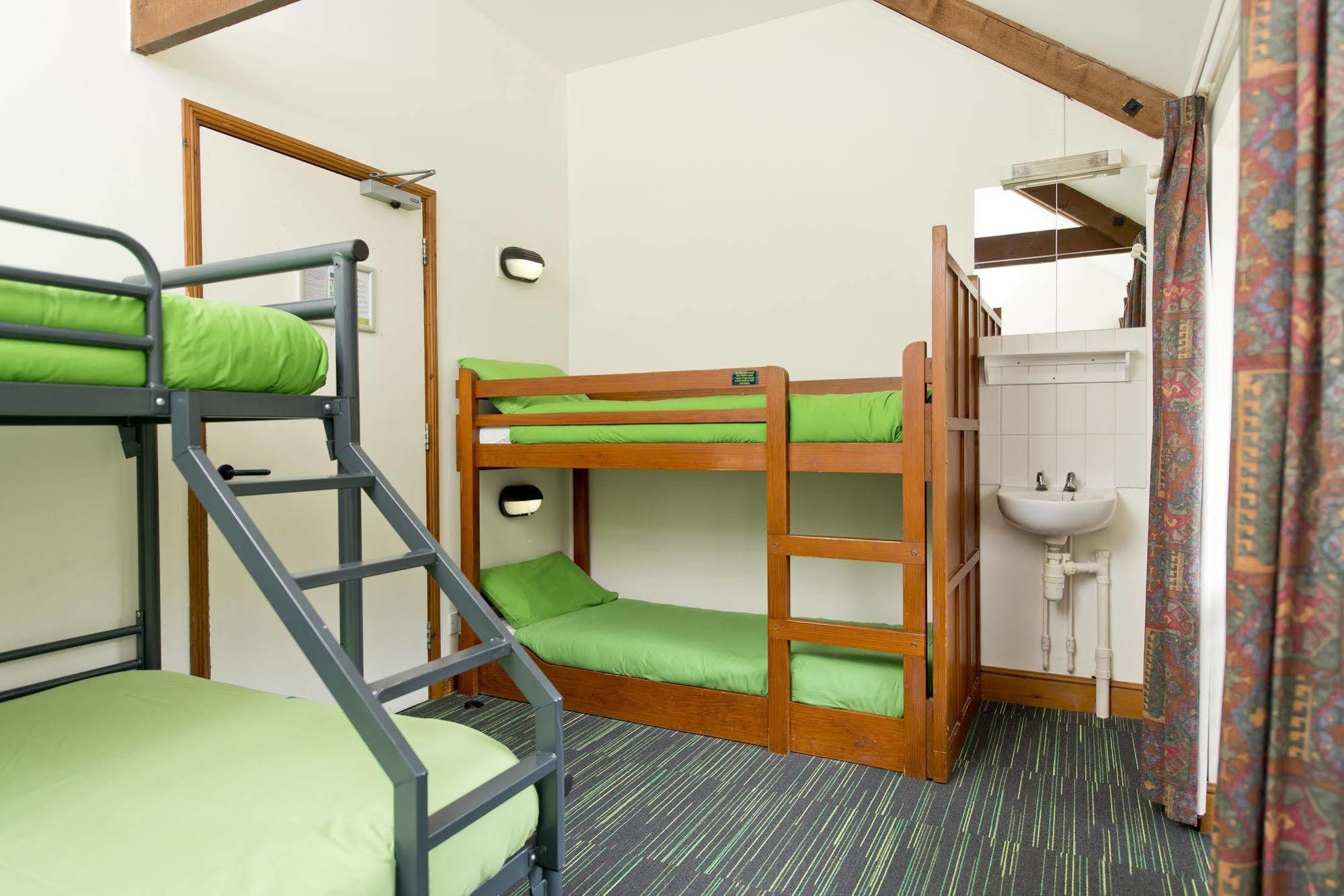 Yha Medway Hostel Gillingham  Bagian luar foto