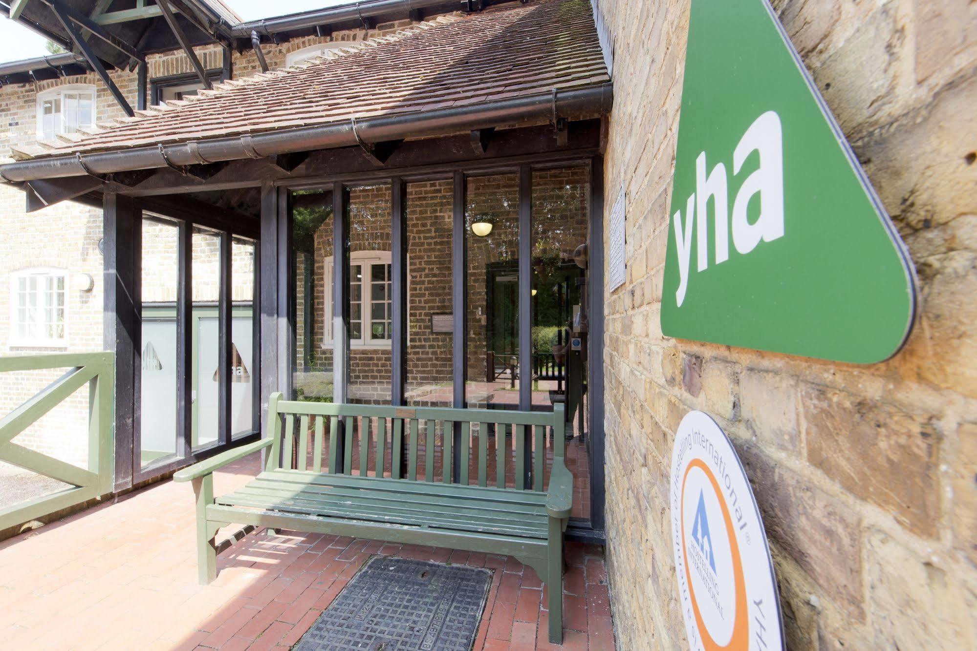 Yha Medway Hostel Gillingham  Bagian luar foto