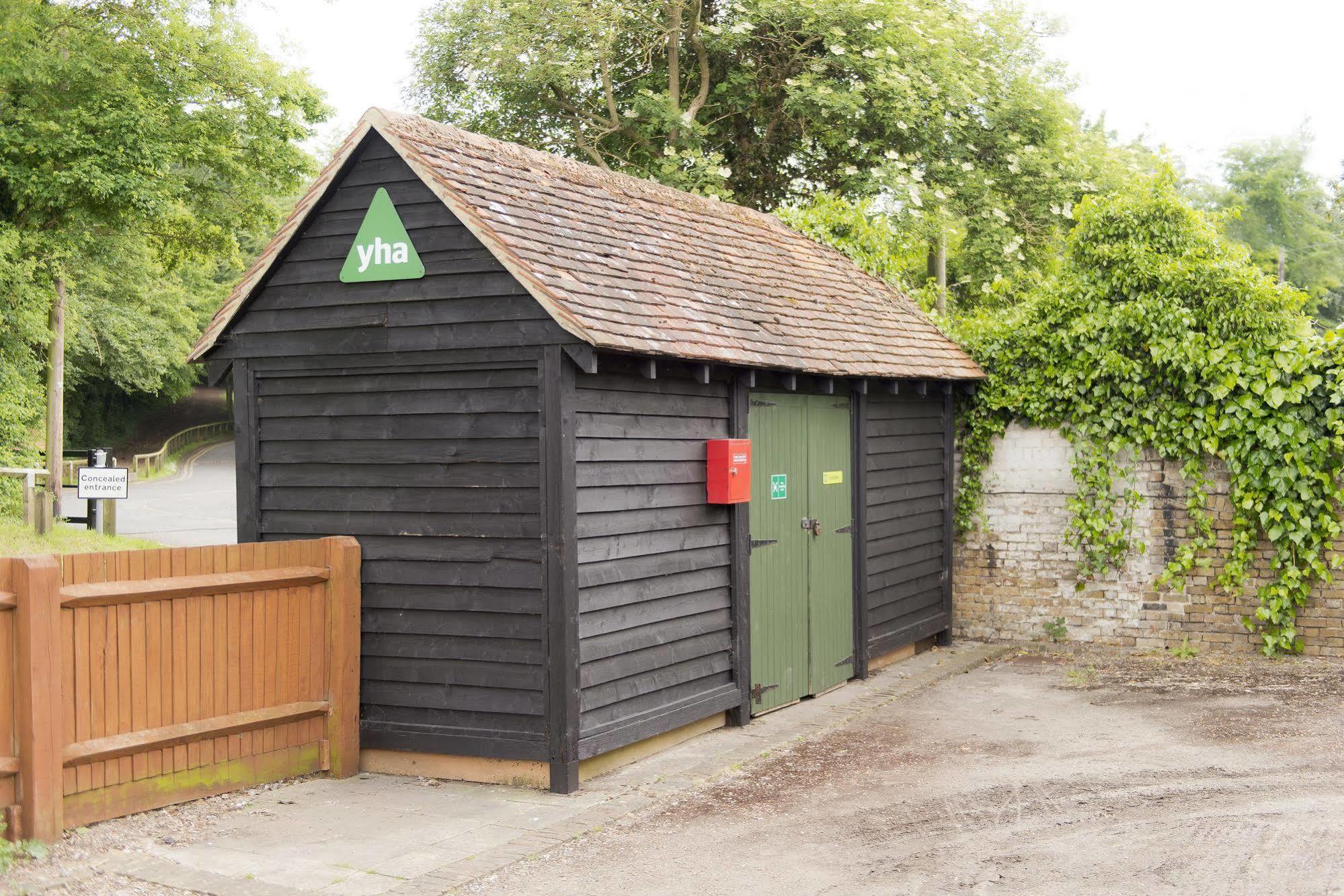 Yha Medway Hostel Gillingham  Bagian luar foto